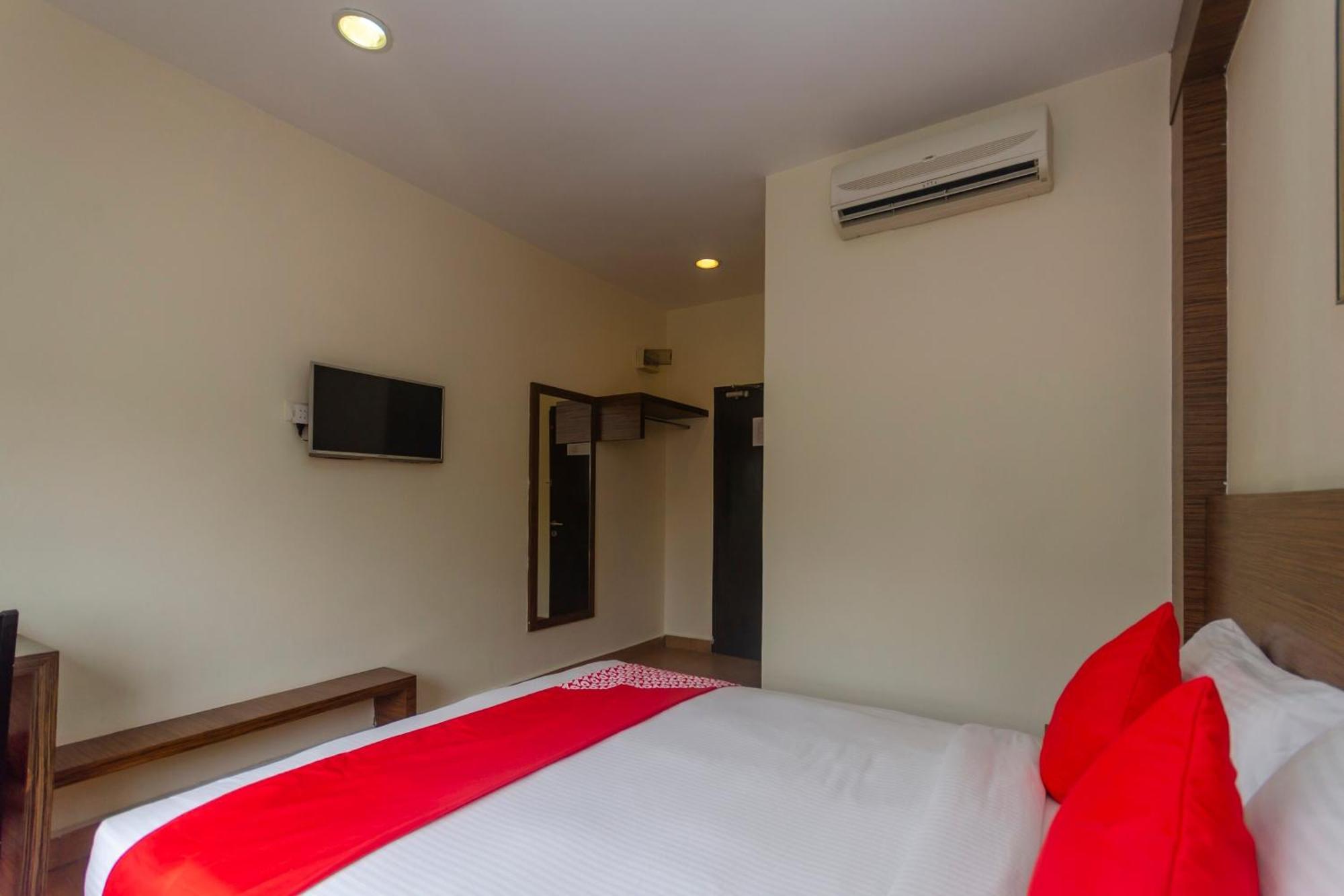 Super Oyo 596 The Vintage Hotel Johor Bahru Eksteriør billede