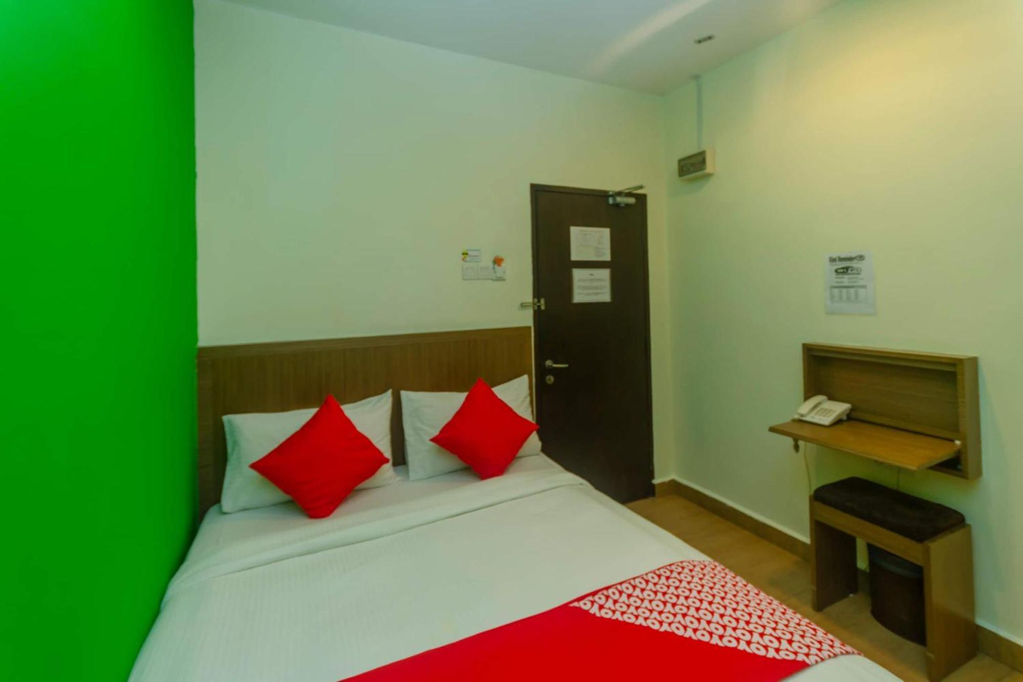 Super Oyo 596 The Vintage Hotel Johor Bahru Eksteriør billede