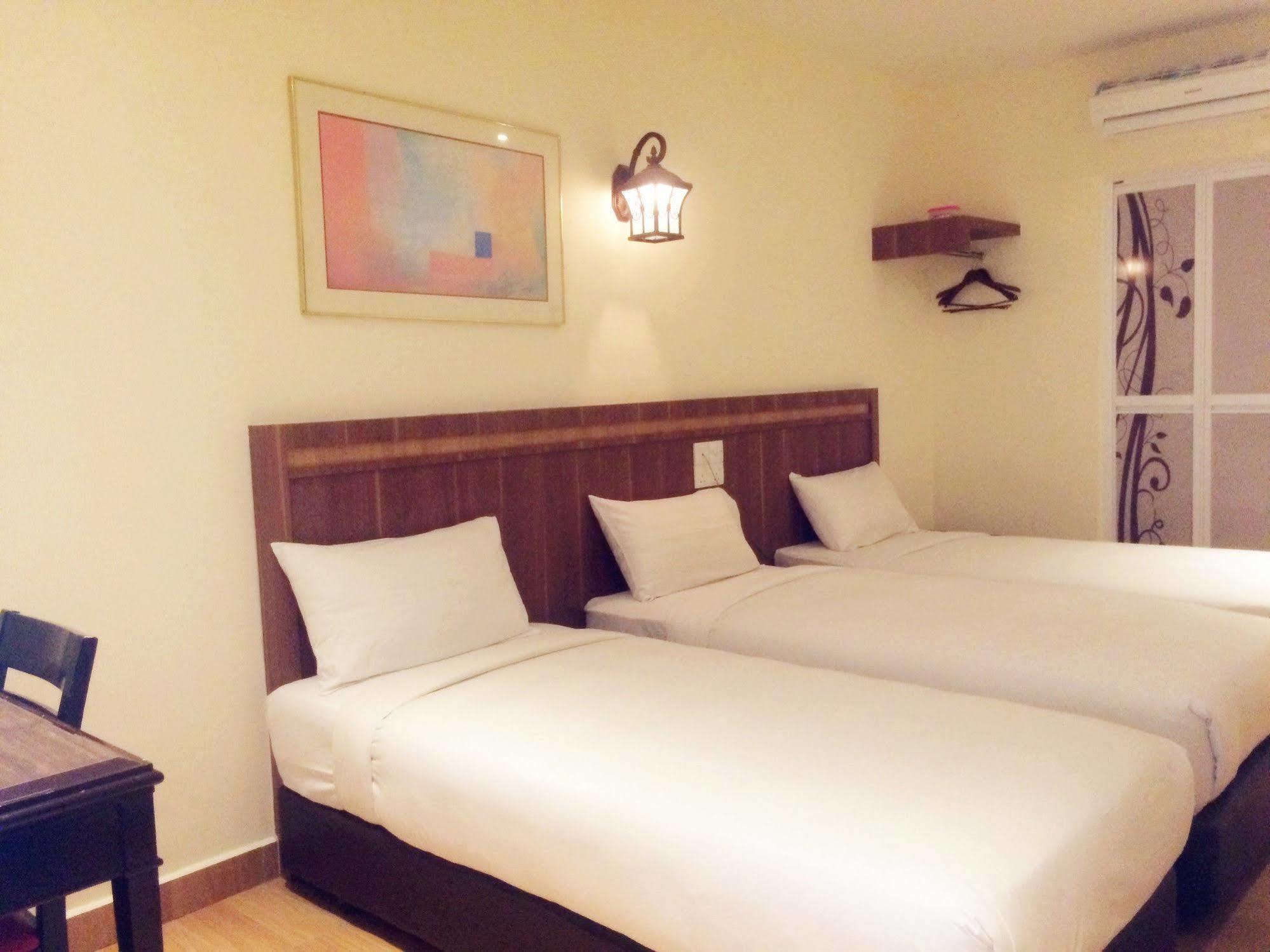 Super Oyo 596 The Vintage Hotel Johor Bahru Eksteriør billede